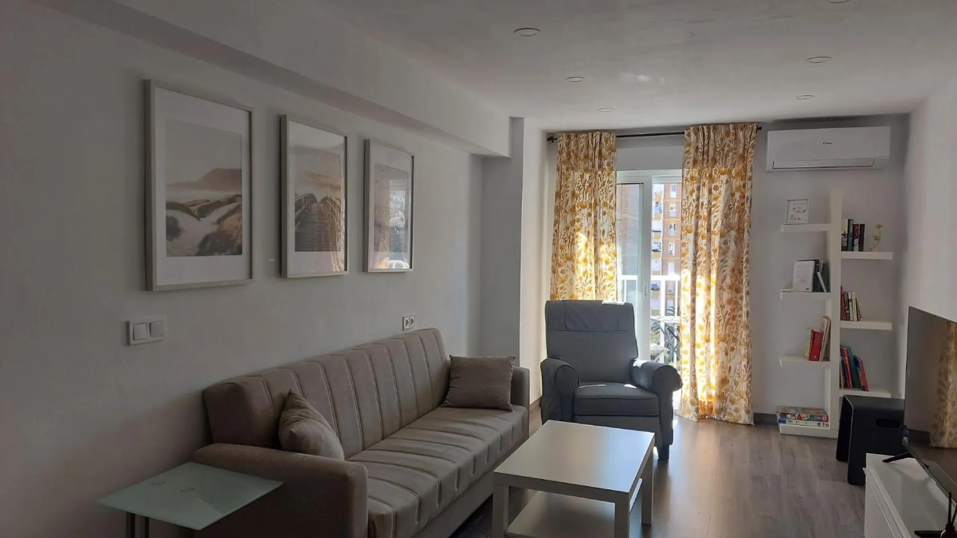 Modern Apartment בנאלמדנה ספרד